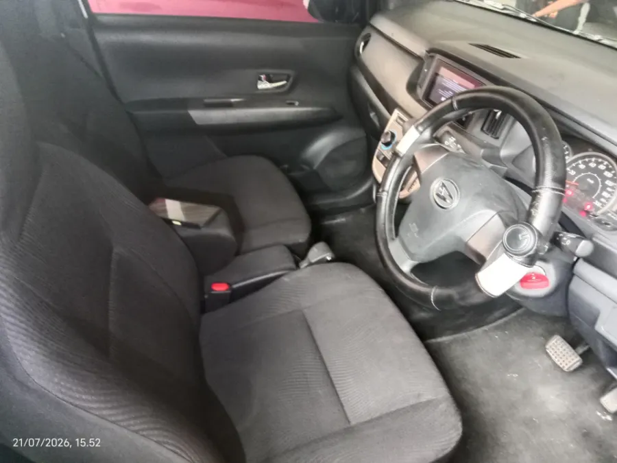 Foto Mobil Bekas Kabin Depan Daihatsu Sigra 1.2 R tahun 2022