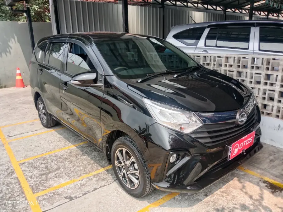 Foto Mobil Bekas Kanan Depan Daihatsu Sigra 1.2 R tahun 2022