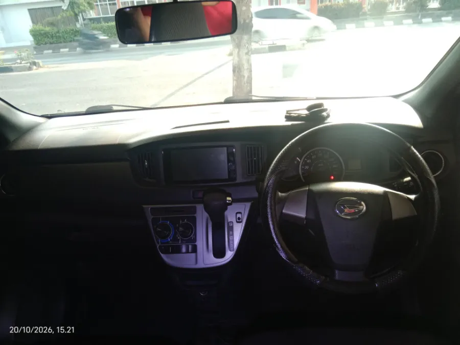 Foto Mobil Bekas Dashboard Daihatsu Sigra 1.2 R tahun 2023