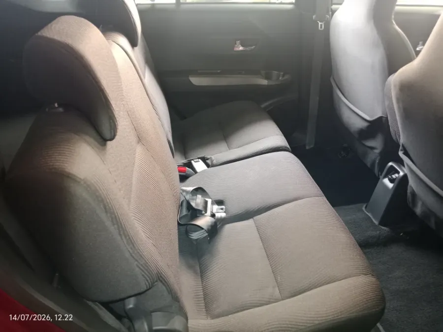 Foto Mobil Bekas Kabin Belakang Daihatsu Sigra 1.2 R tahun 2023