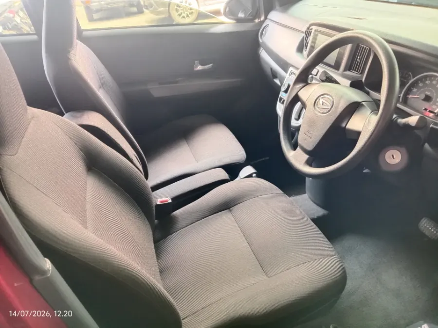 Foto Mobil Bekas Kabin Depan Daihatsu Sigra 1.2 R tahun 2023