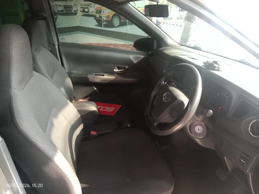 Foto Mobil Bekas Kabin Depan Daihatsu Sigra 1.2 R tahun 2023