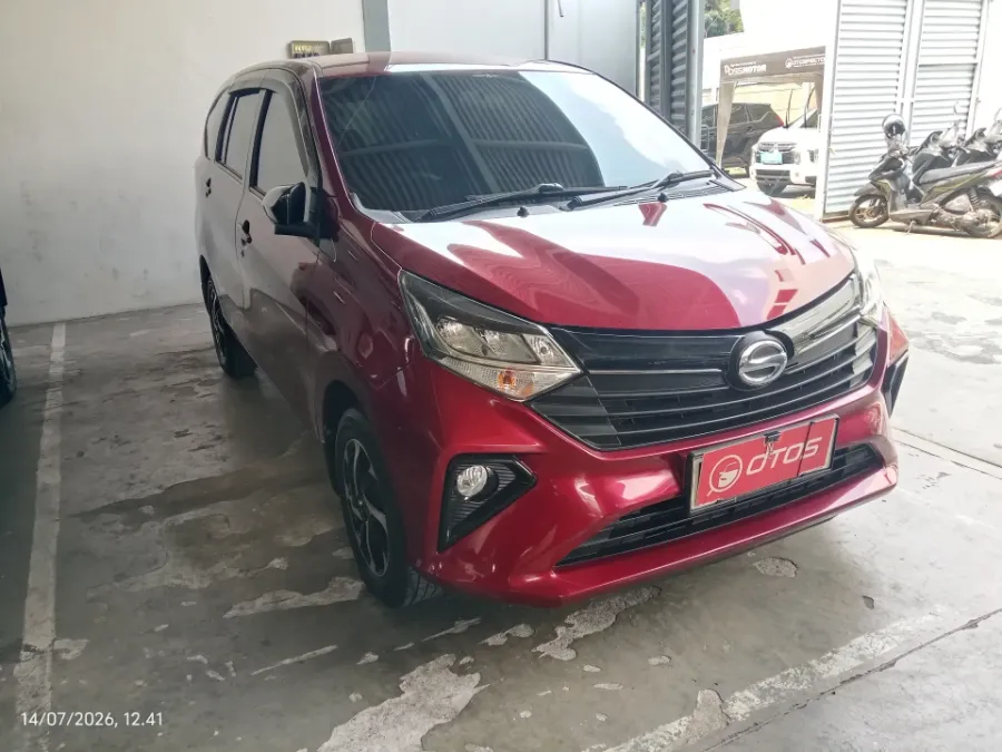 Foto Mobil Bekas Kanan Depan Daihatsu Sigra 1.2 R tahun 2023