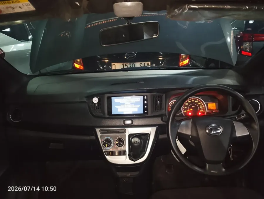 Foto Mobil Bekas Dashboard Daihatsu Sigra 1.2 R tahun 2024
