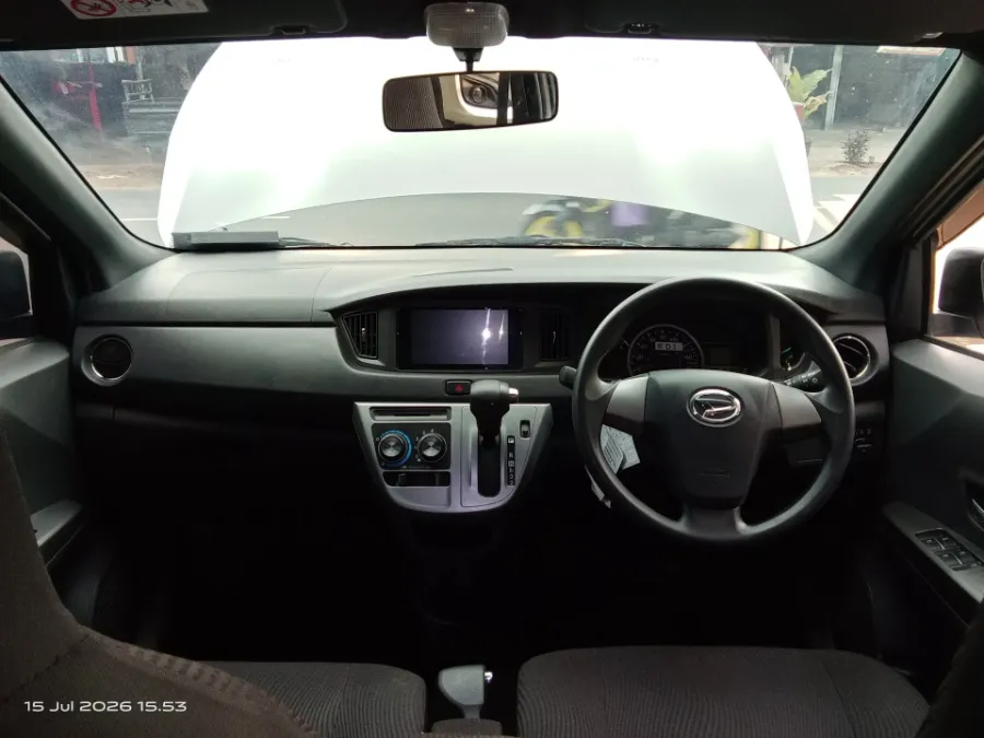 Foto Mobil Bekas Dashboard Daihatsu Sigra 1.2 R tahun 2024