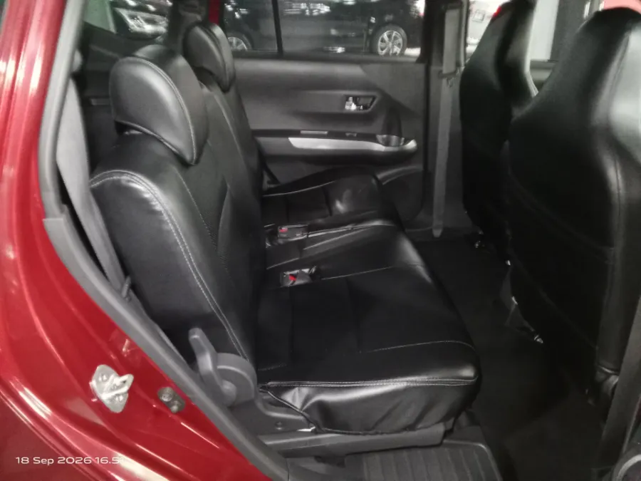Foto Mobil Bekas Kabin Belakang Daihatsu Sigra 1.2 R tahun 2024