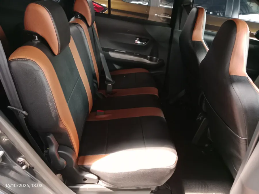 Foto Mobil Bekas Kabin Belakang Daihatsu Sigra 1.2 R tahun 2024