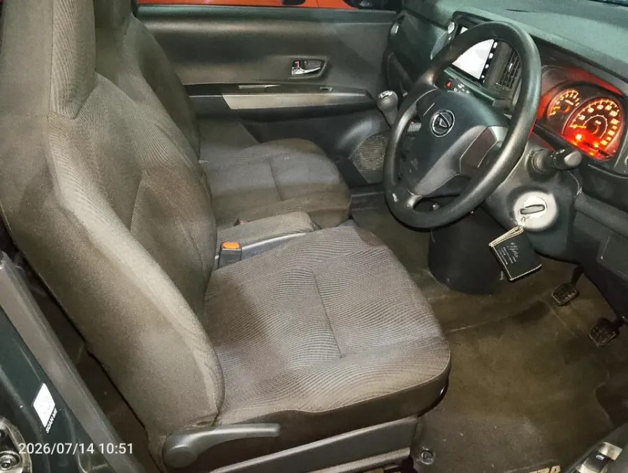 Foto Mobil Bekas Kabin Depan Daihatsu Sigra 1.2 R tahun 2024