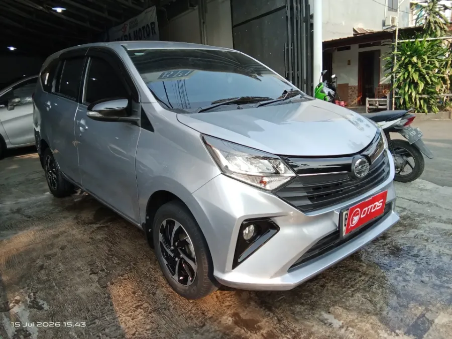 Foto Mobil Bekas Kanan Depan Daihatsu Sigra 1.2 R tahun 2024