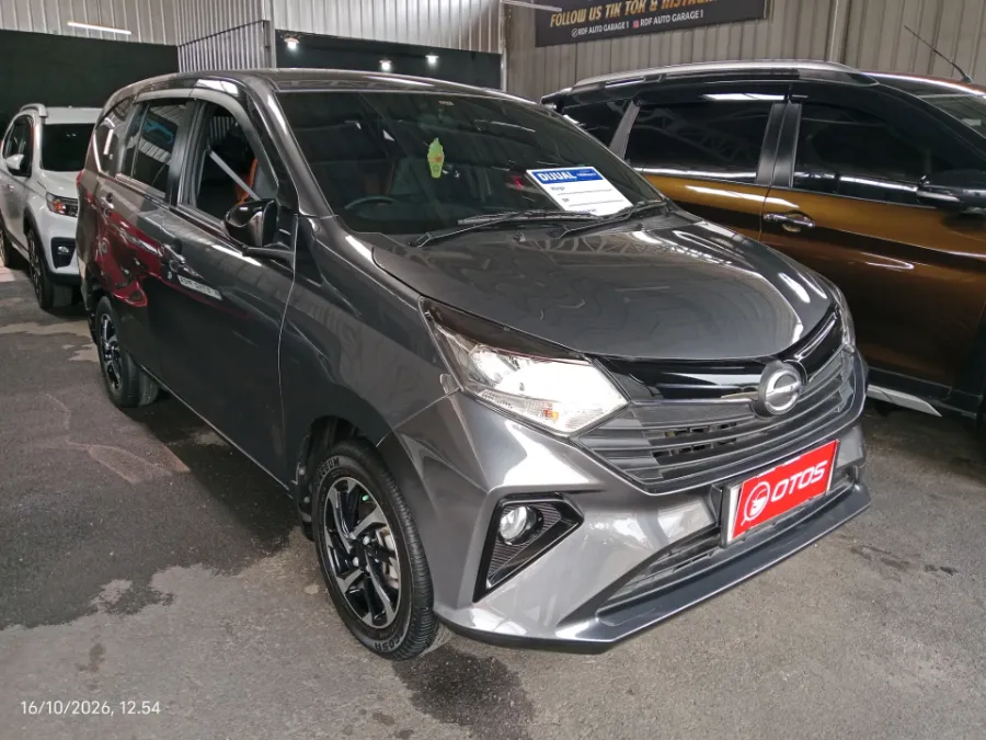 Foto Mobil Bekas Kanan Depan Daihatsu Sigra 1.2 R tahun 2024