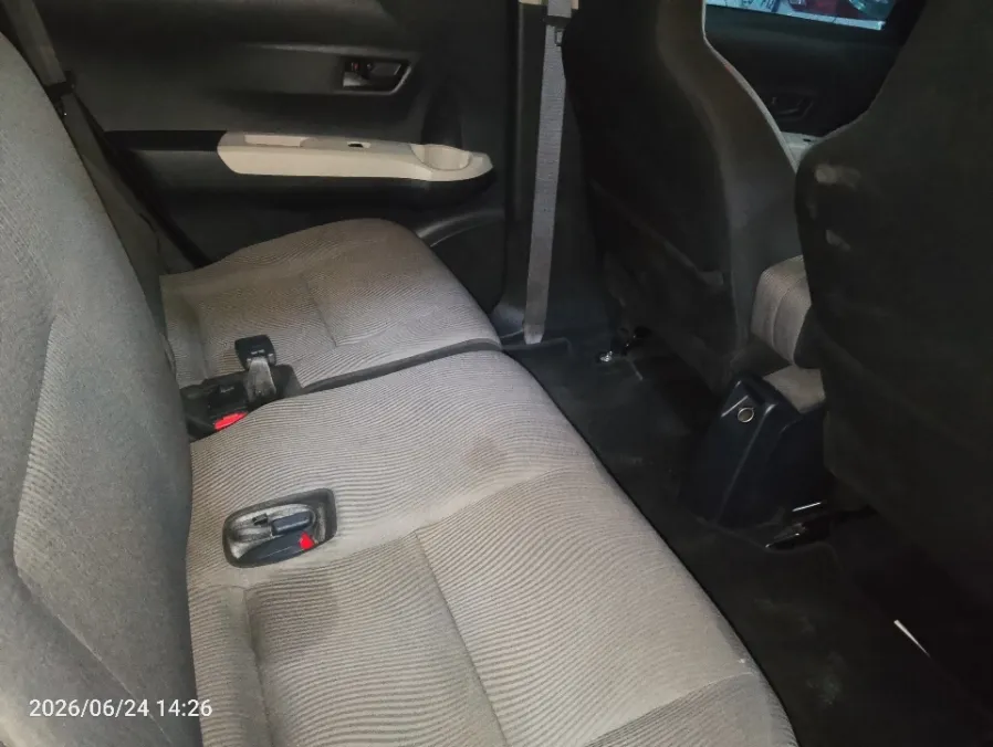 Foto Mobil Bekas Kabin Belakang Daihatsu Sigra 1.2 X tahun 2021