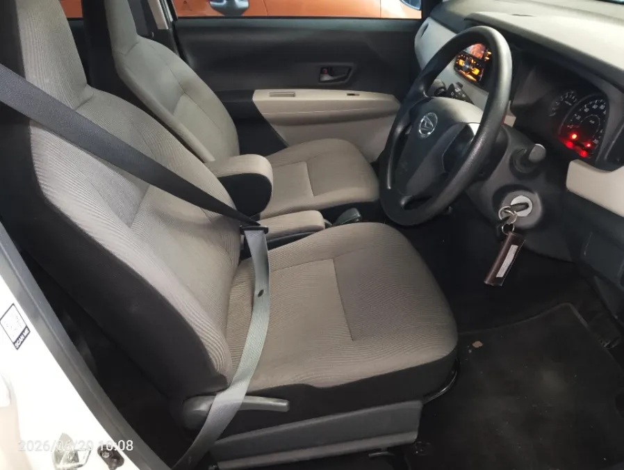Foto Mobil Bekas Kabin Depan Daihatsu Sigra 1.2 X tahun 2021