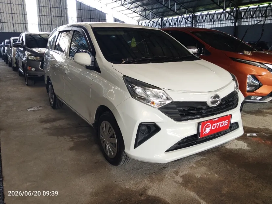 Foto Mobil Bekas Kanan Depan Daihatsu Sigra 1.2 X tahun 2021