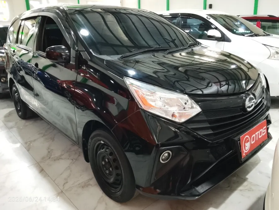 Foto Mobil Bekas Kanan Depan Daihatsu Sigra 1.2 X tahun 2021