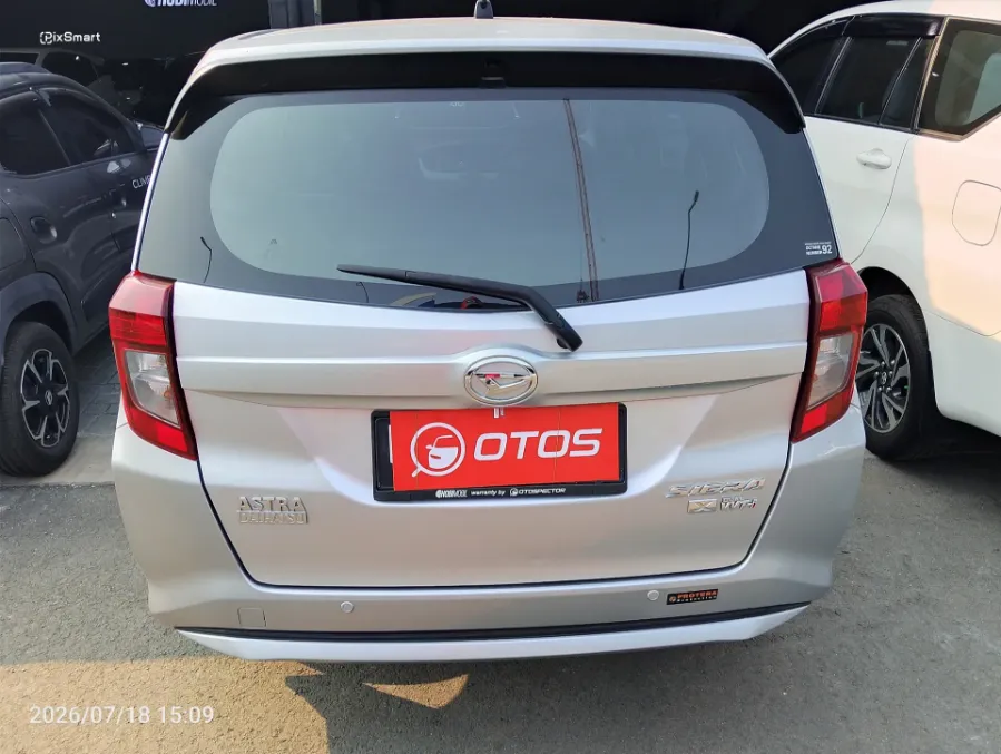Foto Mobil Bekas Tampak Belakang Daihatsu Sigra 1.2 X tahun 2021