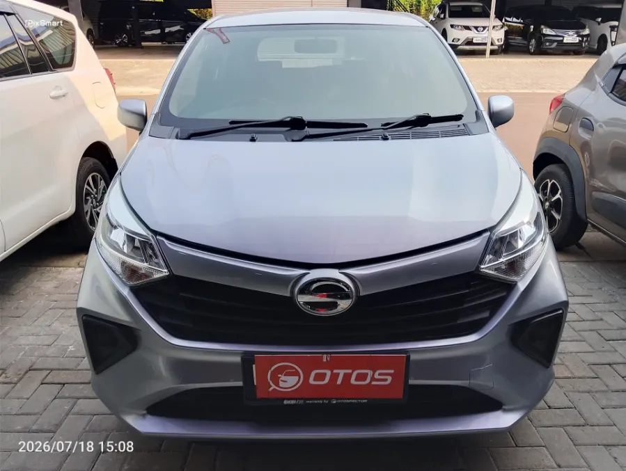 Foto Mobil Bekas Tampak Depan Daihatsu Sigra 1.2 X tahun 2021