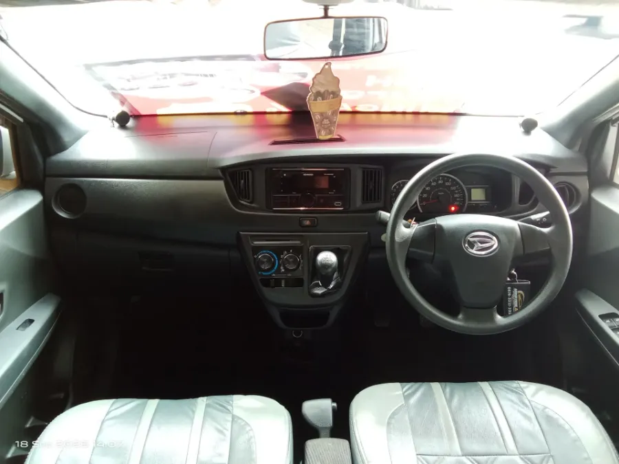 Foto Mobil Bekas Dashboard Daihatsu Sigra 1.2 X tahun 2022