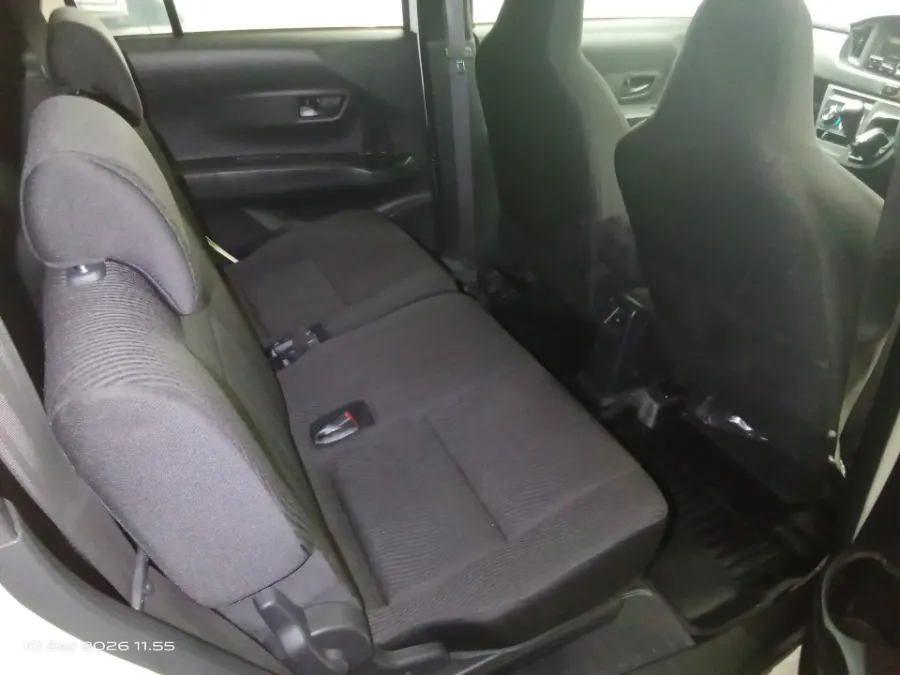 Foto Mobil Bekas Kabin Belakang Daihatsu Sigra 1.2 X tahun 2022