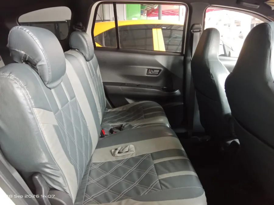 Foto Mobil Bekas Kabin Belakang Daihatsu Sigra 1.2 X tahun 2022