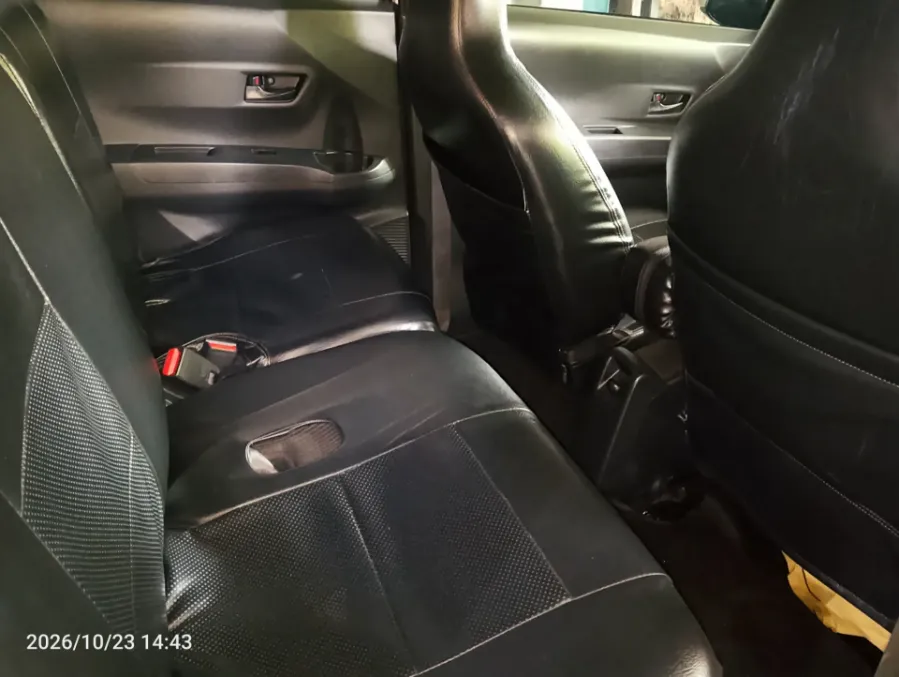 Foto Mobil Bekas Kabin Belakang Daihatsu Sigra 1.2 X tahun 2022