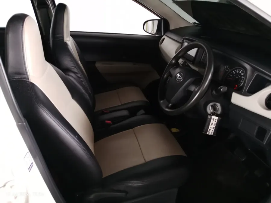 Foto Mobil Bekas Kabin Depan Daihatsu Sigra 1.2 X tahun 2022