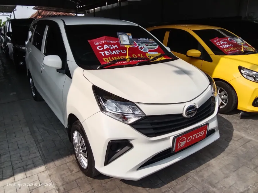 Foto Mobil Bekas Kanan Depan Daihatsu Sigra 1.2 X tahun 2022