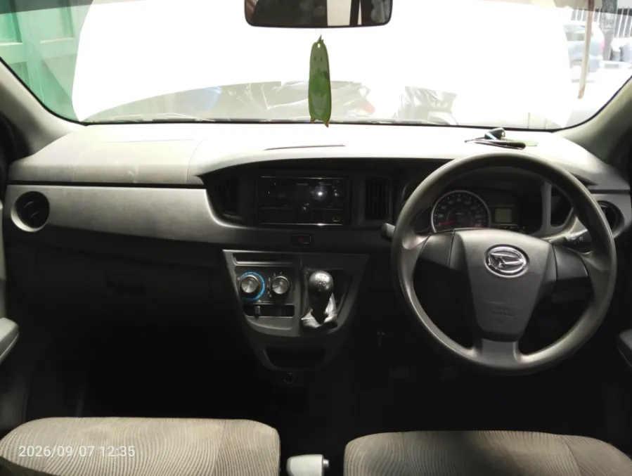 Foto Mobil Bekas Dashboard Daihatsu Sigra 1.2 X tahun 2023