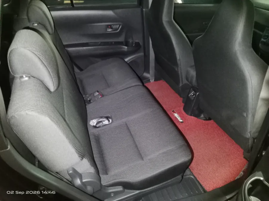 Foto Mobil Bekas Kabin Belakang Daihatsu Sigra 1.2 X tahun 2025