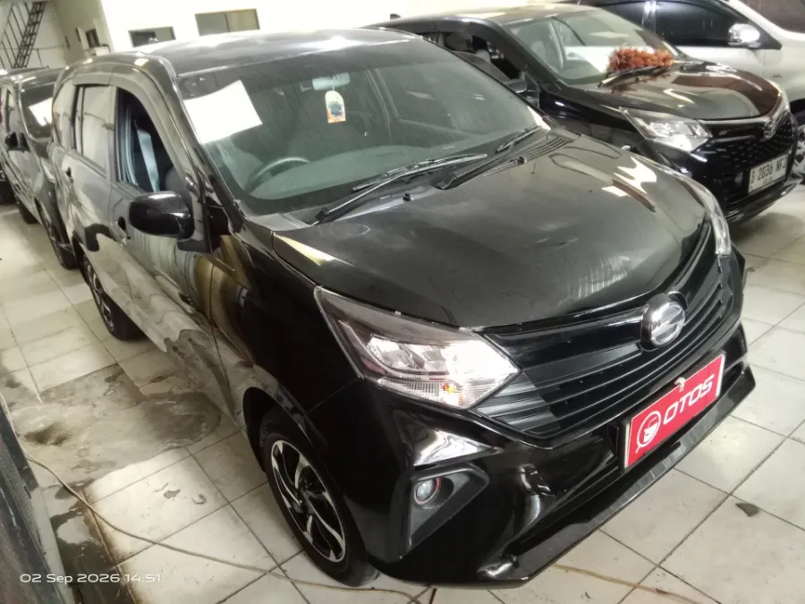Foto Mobil Bekas Kanan Depan Daihatsu Sigra 1.2 X tahun 2025