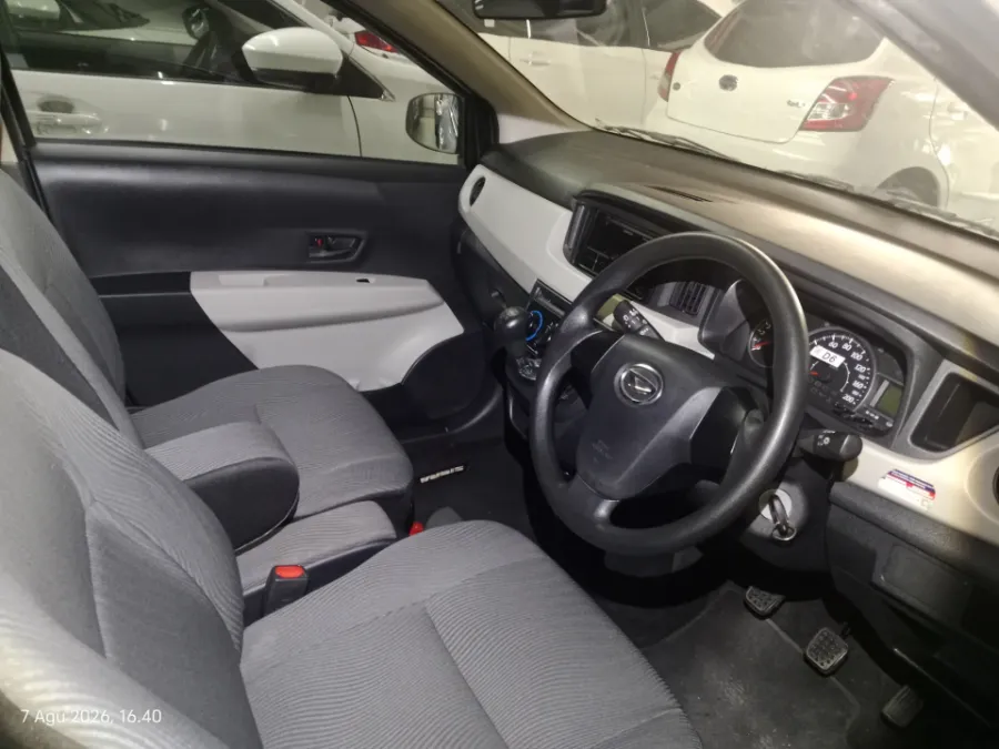 Foto Mobil Bekas Kabin Depan Daihatsu Sigra 1.2 X Deluxe tahun 2022