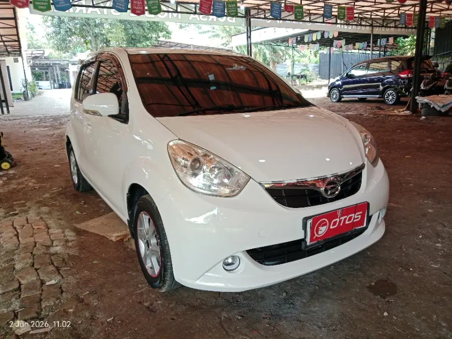 Foto Mobil Bekas Kanan Depan Daihatsu Sirion 1.3 tahun 2014