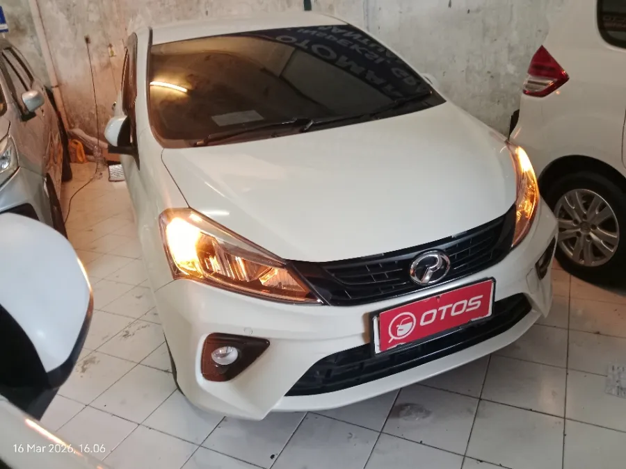 Foto Mobil Bekas Kanan Depan Daihatsu Sirion 1.3 tahun 2018