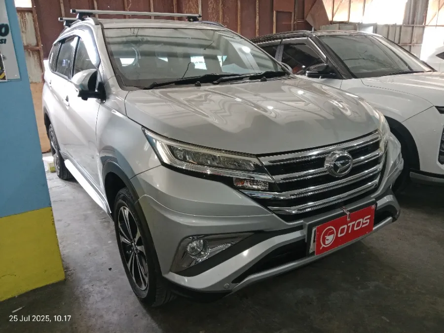 Foto Mobil Bekas Kanan Depan Daihatsu Terios 1.5 tahun 2019