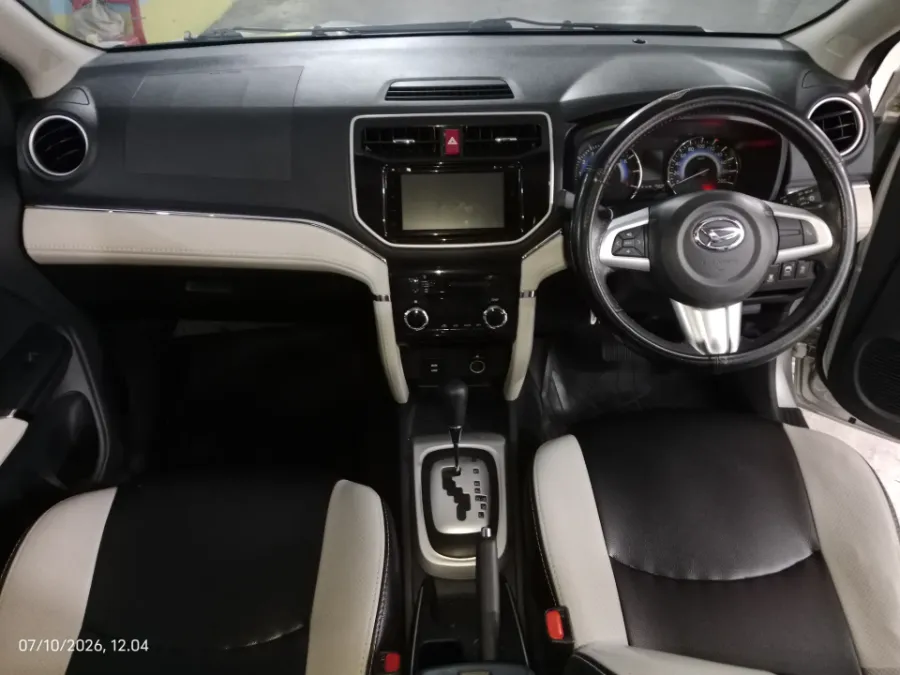 Foto Mobil Bekas Dashboard Daihatsu Terios 1.5 Adventure R tahun 2020