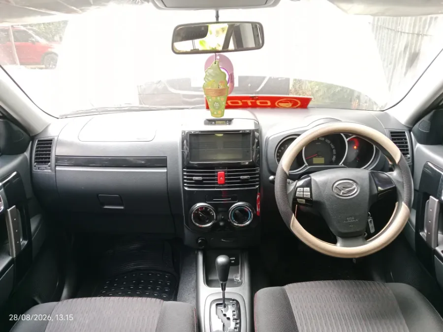 Foto Mobil Bekas Dashboard Daihatsu Terios 1.5 R tahun 2016