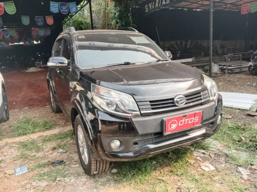 Foto Mobil Bekas Kanan Depan Daihatsu Terios 1.5 R tahun 2016
