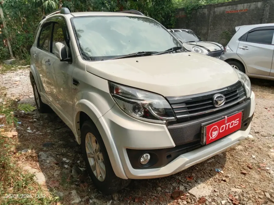 Foto Mobil Bekas Kanan Depan Daihatsu Terios 1.5 R tahun 2016
