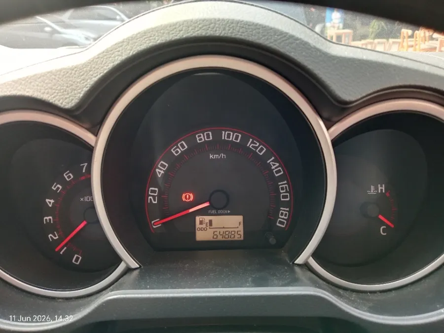 Foto Mobil Bekas Odometer Daihatsu Terios 1.5 R tahun 2016