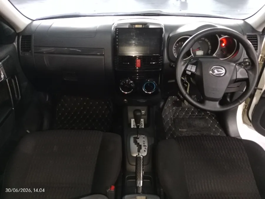 Foto Mobil Bekas Dashboard Daihatsu Terios 1.5 R tahun 2017