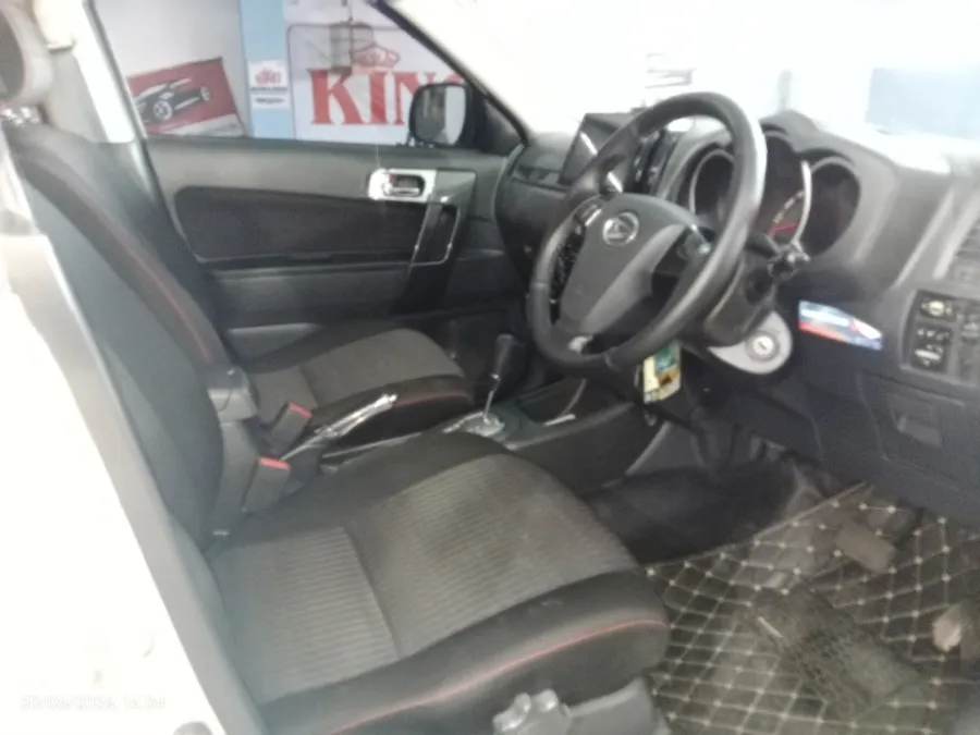 Foto Mobil Bekas Kabin Depan Daihatsu Terios 1.5 R tahun 2017