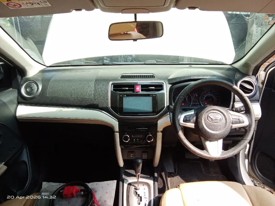 Foto Mobil Bekas Dashboard Daihatsu Terios 1.5 R tahun 2018