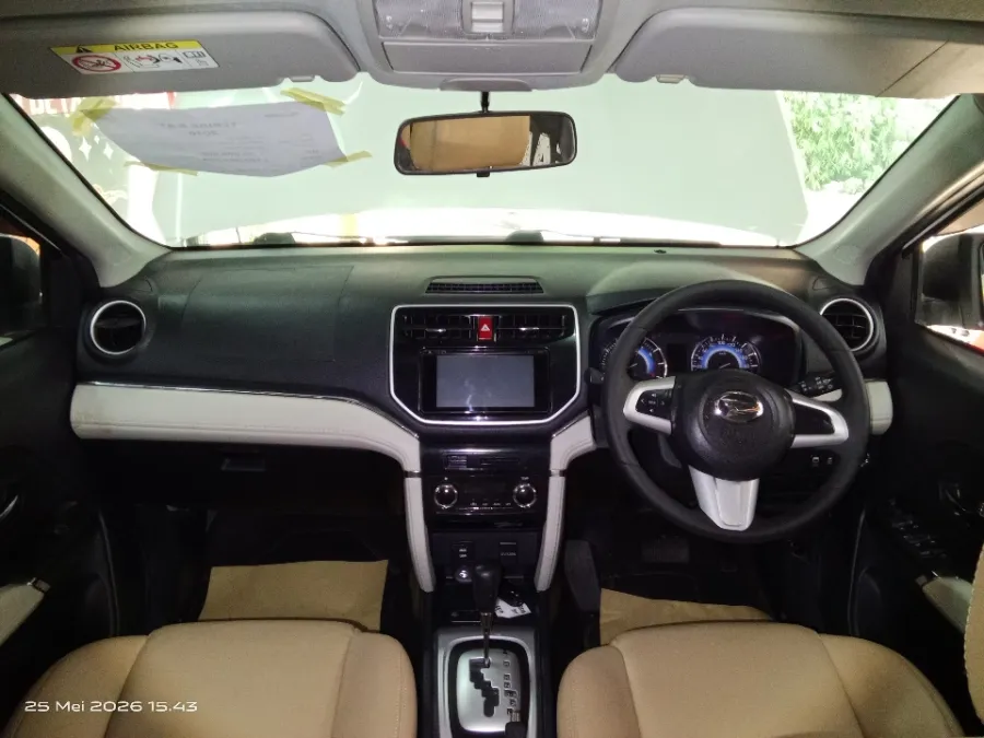 Foto Mobil Bekas Dashboard Daihatsu Terios 1.5 R tahun 2018