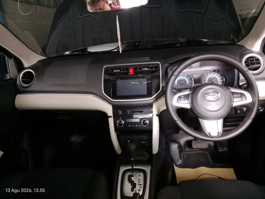 Foto Mobil Bekas Dashboard Daihatsu Terios 1.5 R tahun 2018