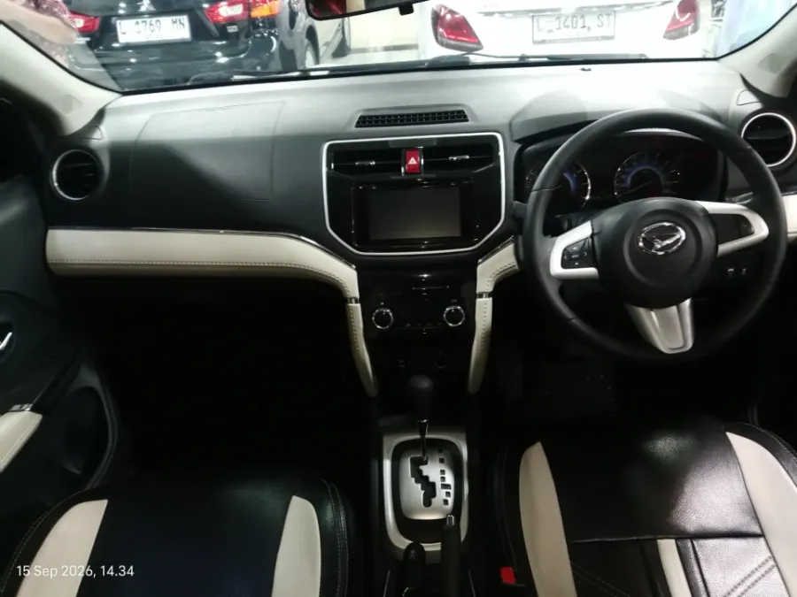 Foto Mobil Bekas Dashboard Daihatsu Terios 1.5 R tahun 2018