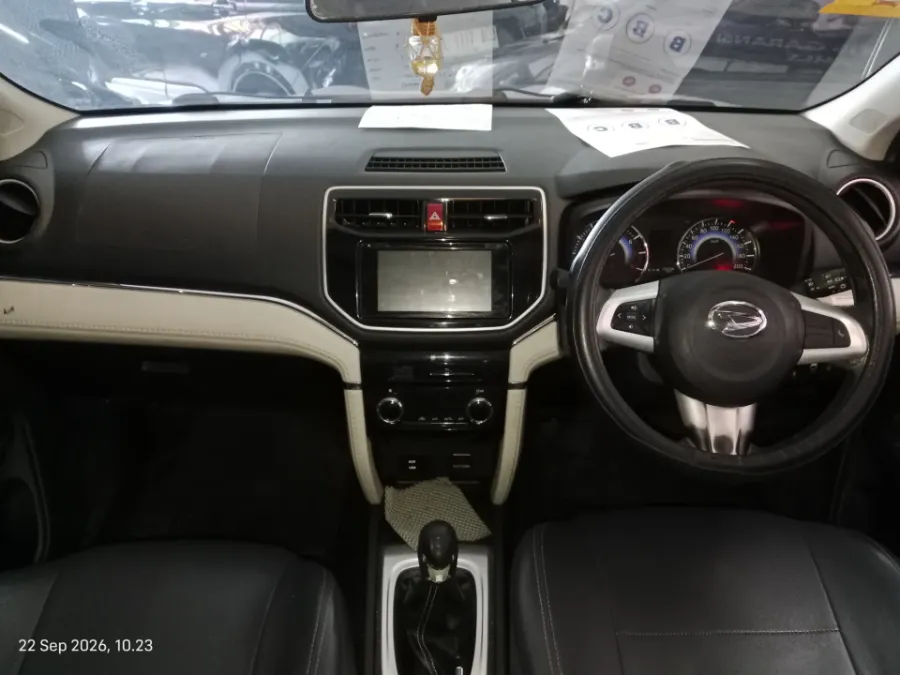Foto Mobil Bekas Dashboard Daihatsu Terios 1.5 R tahun 2018