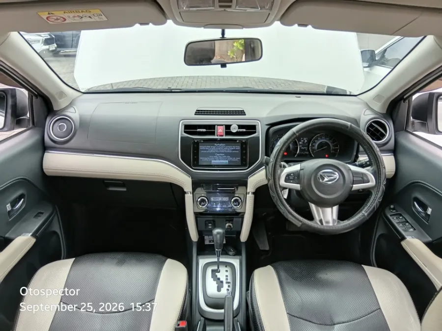Foto Mobil Bekas Dashboard Daihatsu Terios 1.5 R tahun 2018