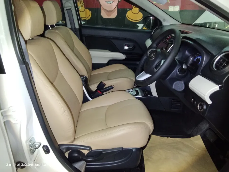 Foto Mobil Bekas Kabin Depan Daihatsu Terios 1.5 R tahun 2018