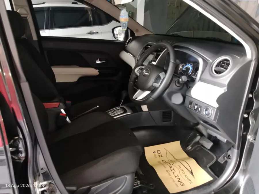 Foto Mobil Bekas Kabin Depan Daihatsu Terios 1.5 R tahun 2018
