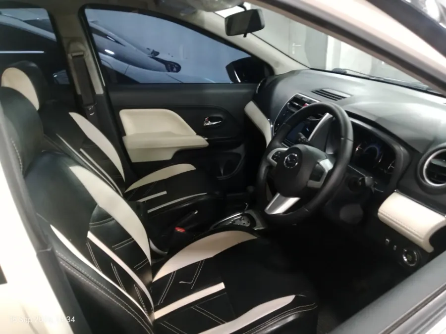 Foto Mobil Bekas Kabin Depan Daihatsu Terios 1.5 R tahun 2018