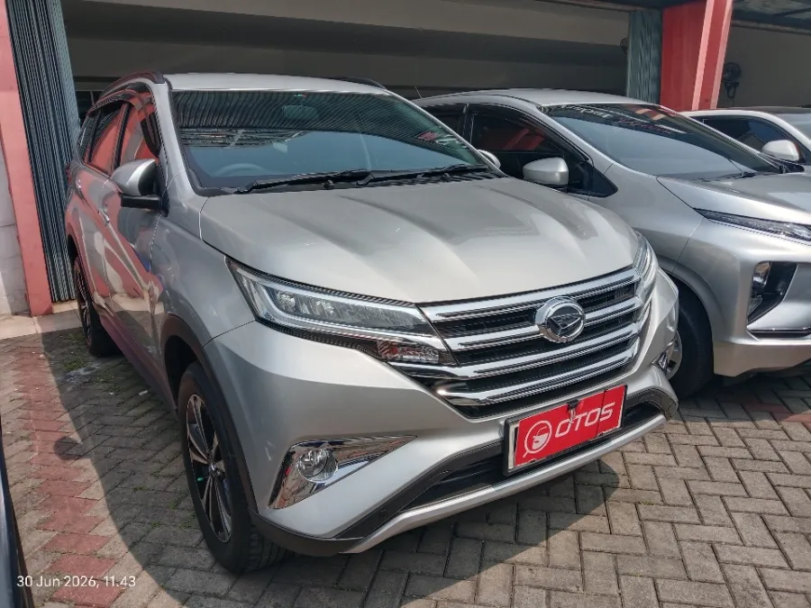 Foto Mobil Bekas Kanan Depan Daihatsu Terios 1.5 R tahun 2018